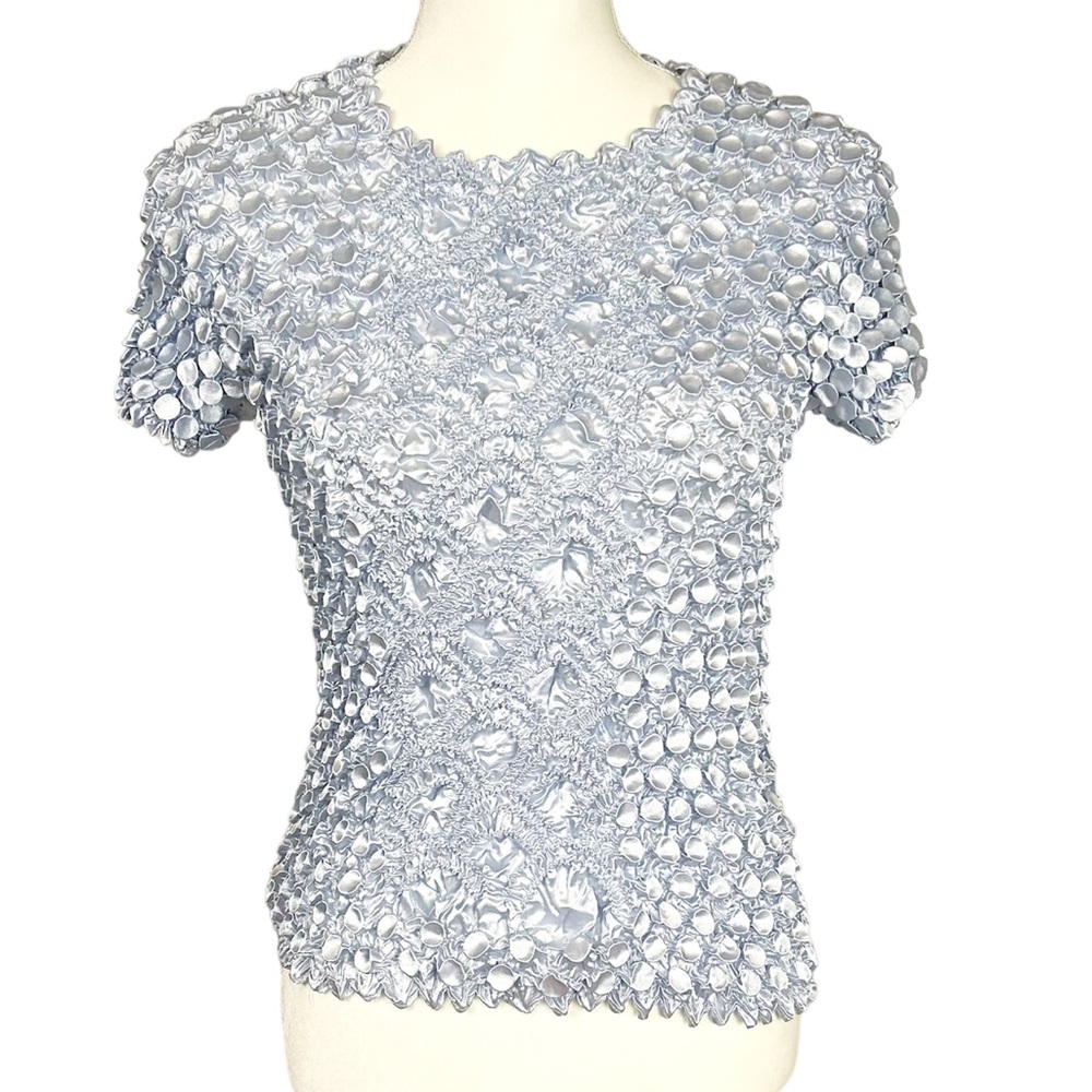 4/$25 90’s scrunch popcorn shirt silver short sleeve